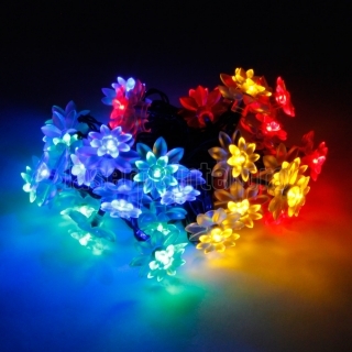 Cadena de luz en forma de loto fresca Marswell 30-LED de Navidad de colores de luz LED Solar