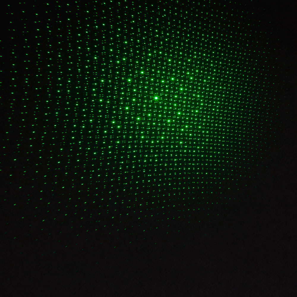 Puntatore laser verde 5mW 532nm con batteria e caricabatterie gratuiti in acciaio inossidabile nero